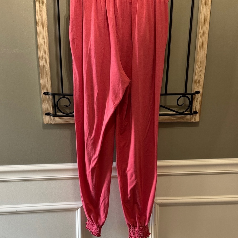 Zenana Outfitters Red Smocked Joggers XL - Picture 10 of 11